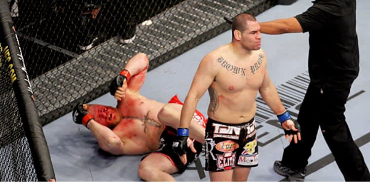 Cain Velasquez stops Brock Lesnar at UFC 121