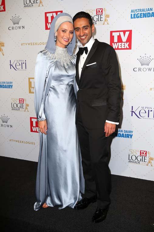 <p>The Project host Waleed and his wife Susan Carland gave us all couple envy at the 2016 Logies.</p>