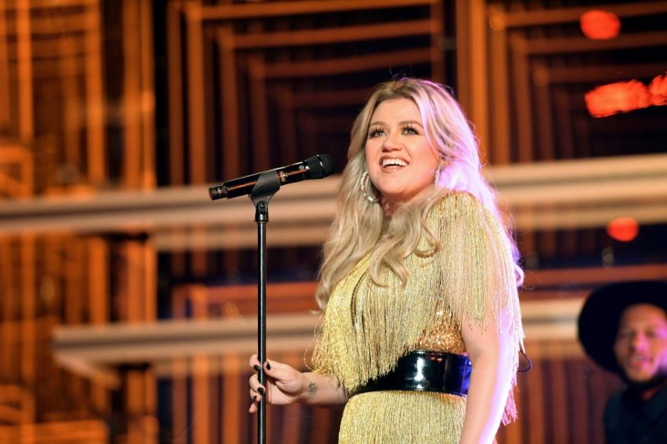 Kelly Clarkson performs at the 2018 Billboard Music Awards. Getty Images for dcp