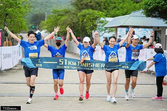 第八屆鐵道馬報名開跑將首創仨人組、企業組一起追火車。（資料照／新北觀旅局提供）