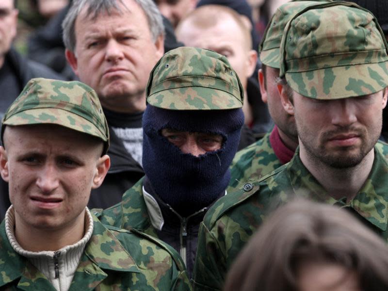 Ostukrainische Separatisten demonstrieren in Lugansk. Foto: Zurab Kurtsikidze