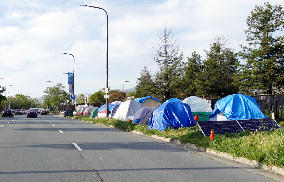 Tent City on the edge of Adeline Street in Berkeley, California. The tech boom in the San Francisco area has provided the region with tens of thousands of jobs and many new millionaires. It's also jacked up rents, leaving many residents homeless. (Photo: picture alliance via Getty Images)
