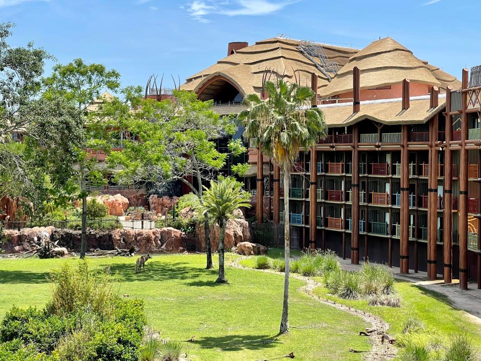 exterior shot of animal kingdom lodge at disney world