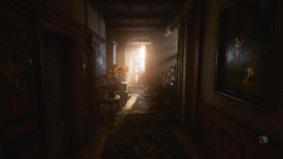 Layers of Fear interior sunliy hallway