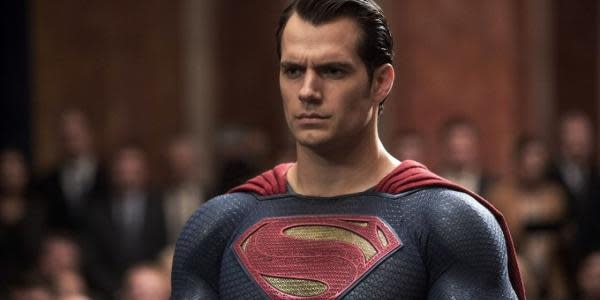 Henry Cavill anuncia oficialmente su regreso como Superman