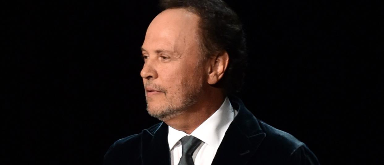 Billy Crystal Pays Tribute To Robin Williams At 2014 Emmys [VIDEO]