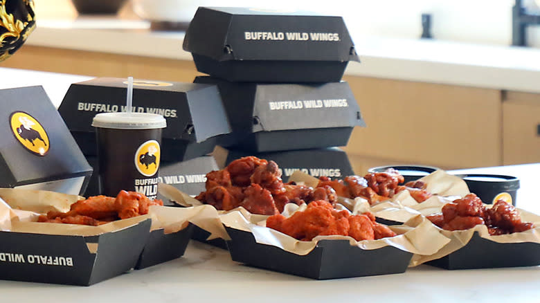 Buffalo Wild Wings serving boxes