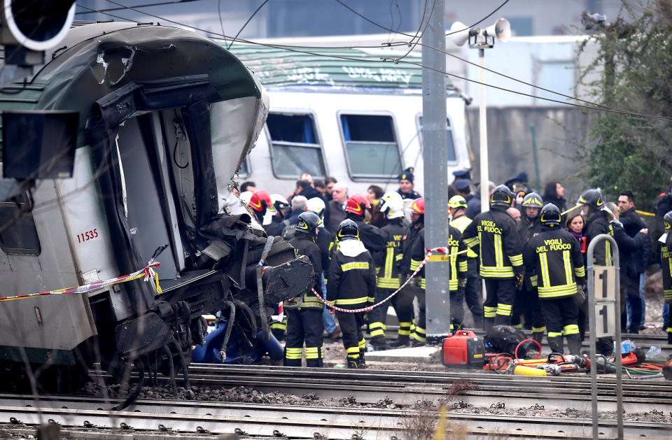 Deadly commuter train derailment near Milan