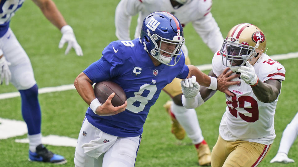 Daniel Jones and the Giants are still in the NFC East race. (AP Photo/Corey Sipkin)