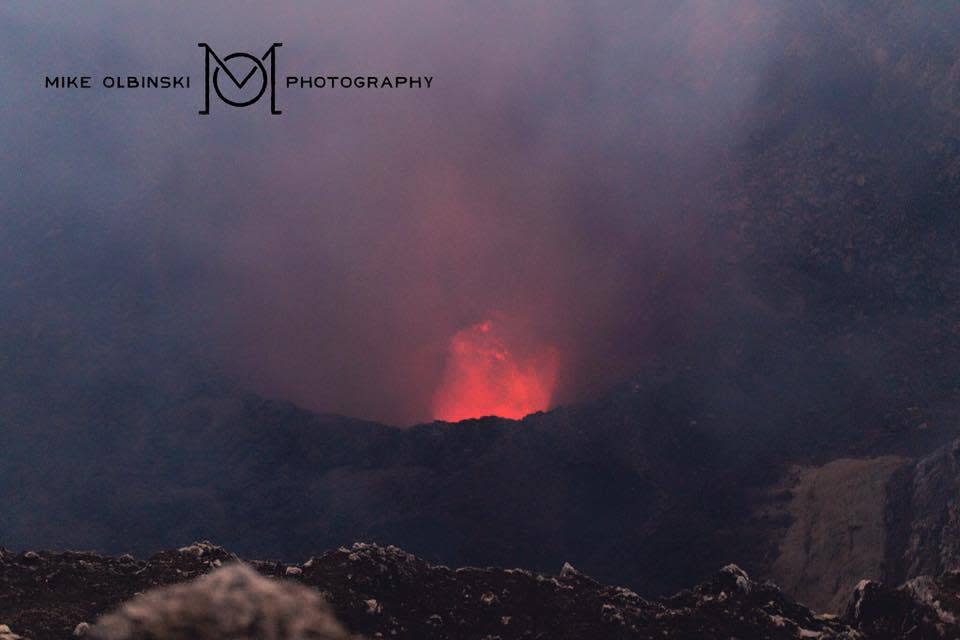 These wedding photos in front of an active volcano are breathtakingly beautiful