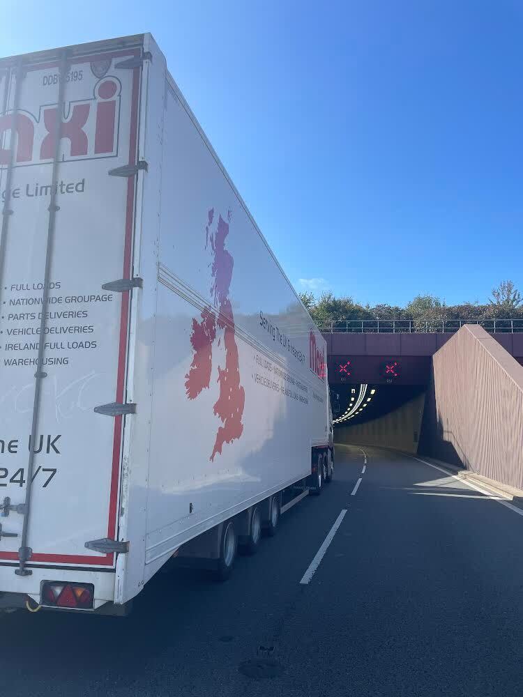 Kyle Clements, the lorry driver who posted the viral video, said he waited by the red signal for 20 minutes until the light went green. (Credit: Kyle Clements)