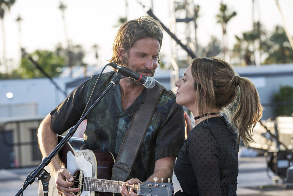 Bradley Cooper und Lady Gaga spielen in “A Star Is Born” ein Liebespaar. (Bild: ddp Images)