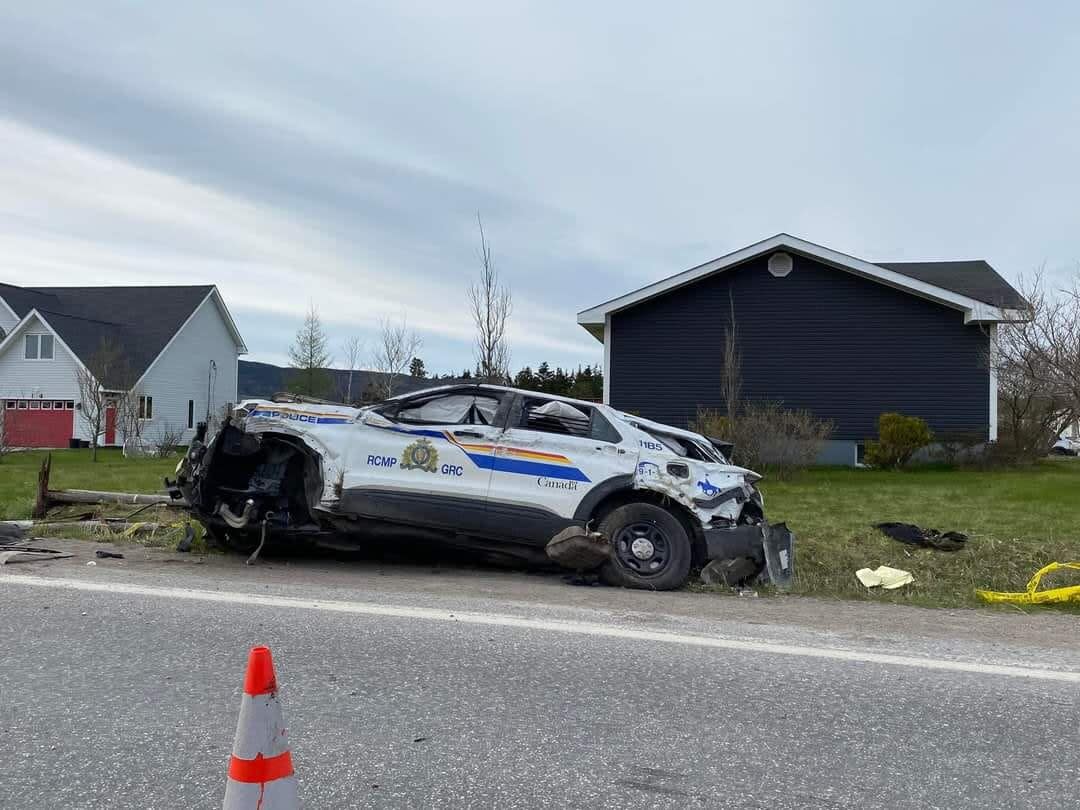This RCMP vehicle was involved in a collision in Kippens on May 14. Investigators from the province's Serious Incident Response Team are now looking for witnesses or anyone with video to speak with them. (Skilled Truckers of Canada/Facebook - image credit)