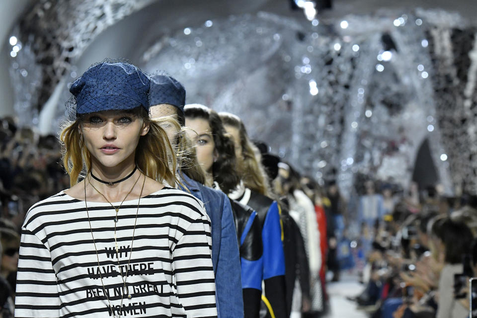 Pivovarova in Dior's newest feminist T-shirt.&nbsp; (Photo: Victor VIRGILE via Getty Images)