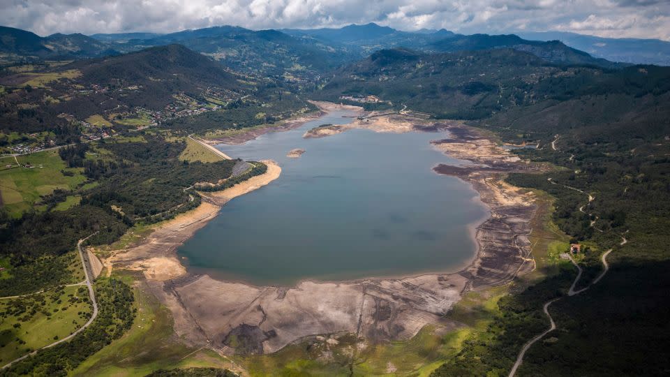 The San Rafael reservoir on the outskirts of Bogotá, which is a source of drinking water for the city, is at very low levels due to the El Niño climate phenomenon, on April 5, 2024. - Ivan Valencia/AP