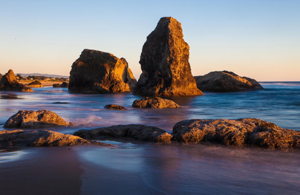 Coastline in Bandon, Oregon.&nbsp; (Photo: Klaus Lang via Getty Images)