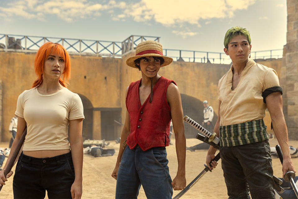 Emily Rudd as Nami, Iñaki Godoy as Monkey D. Luffy, Mackenyu Arata as Roronoa Zoro in One Piece.