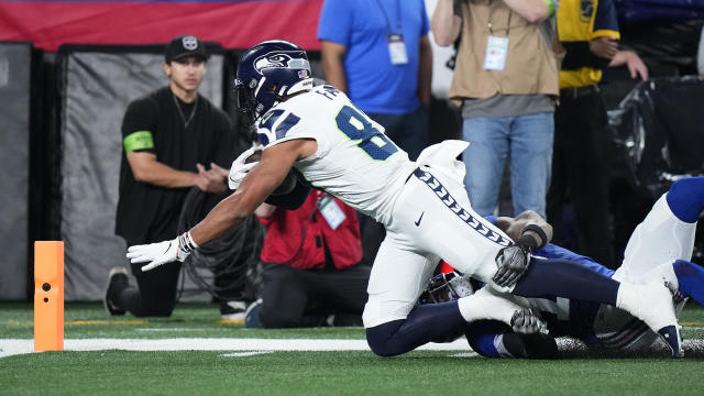 Rookie Devon Witherspoon scores on 97-yard pick-6 as Seahawks' defense  leads Seattle over Giants