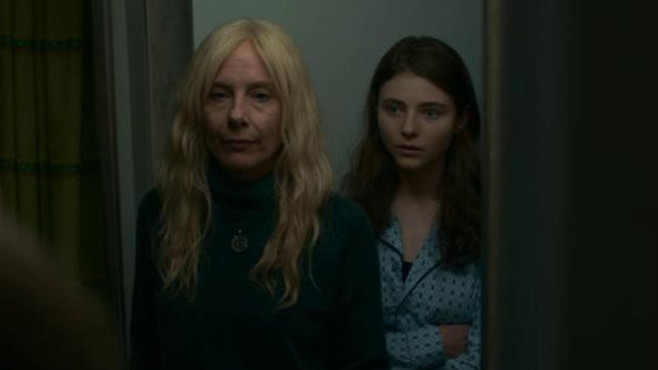 Amy Ryan and Thomasin McKenzie in Lost Girls