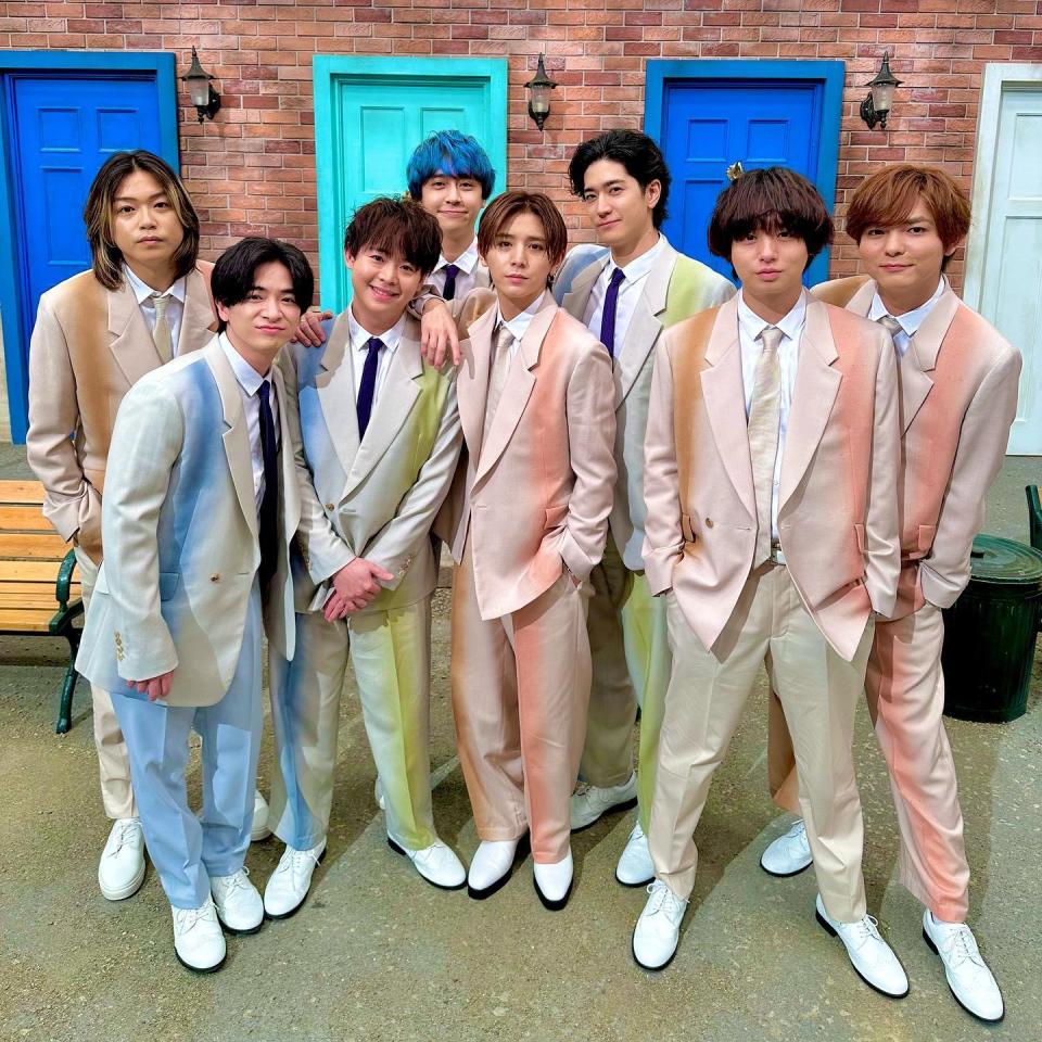 伊野尾慧（右二）為Hey! Say! JUMP成員。（圖／翻攝自Hey! Say! JUMP IG）