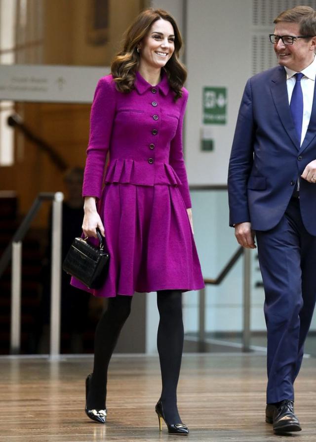 Kate Middleton's choice of practical yet stylish 'top handle' Queen-like  handbags