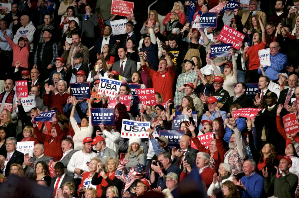 The last time white evangelicals&nbsp;showed up so strongly for a Republican presidential candidate <a href="http://www.huffingtonpost.com/entry/evangelicals-election_us_5820d931e4b0e80b02cbc86e">was in 2004</a>, when they helped elect&nbsp;President George W. Bush. (Photo: NurPhoto via Getty Images)