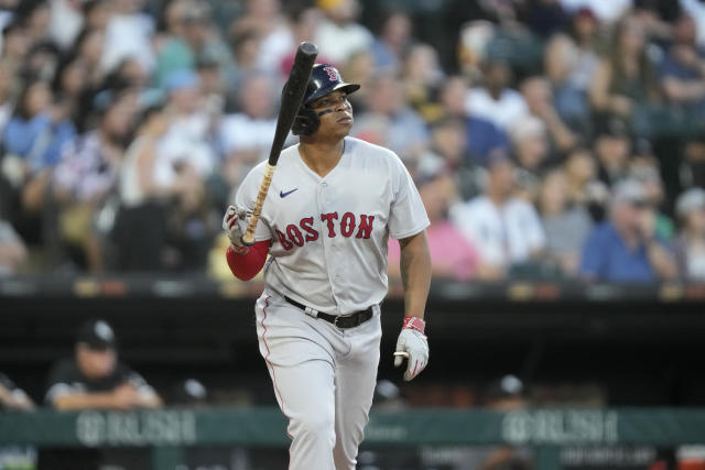 White Sox player's 2-year-old son shows off bat flip