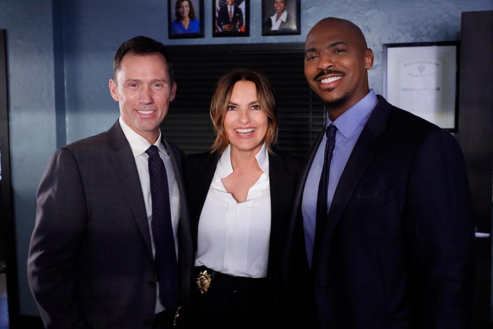 Law and Order Crossover event LAW &amp; ORDER: PREMIERE -- "Gimme Shelter" -- Pictured: (l-r) Jeffrey Donovan as Detective Frank Cosgrove, Mariska Hargitay as Captain Olivia Benson, Mehcad Brooks as Detective Jalen Shaw