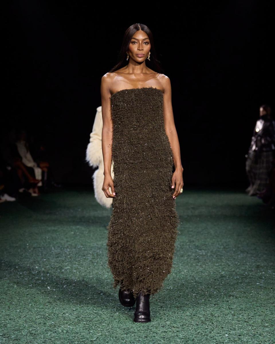 Naomi Campbell in Burberry Winter 2024 (Burberry)
