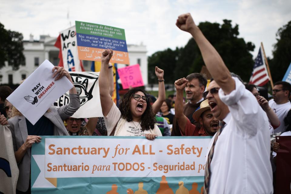 <p>Immigrants and supporters demonstrate during a rally in support of the Deferred Action for Childhood Arrivals (DACA) in front of the White House on Sept. 5, 2017, in Washington. (Photo: Eric Baradat/AFP/Getty Images) </p>