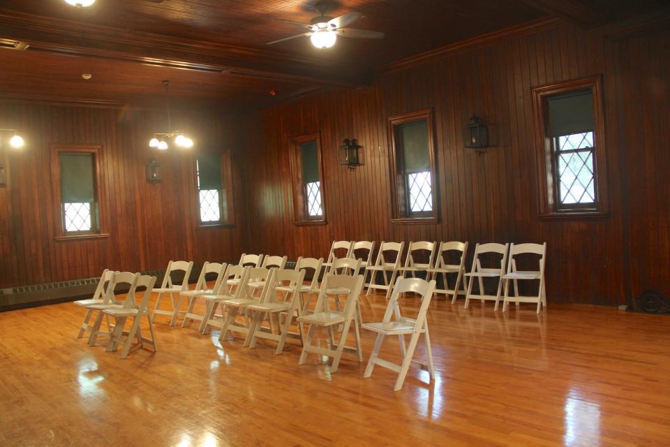 Chairs at the visitor's center at Lyndhurst Mansion.