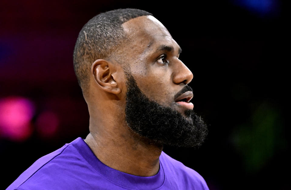 Los Angeles, CA - October 20:  LeBron James #6 of the Los Angeles Lakers prior to a NBA basketball game between the Los Angeles Lakers and the LA Clippers at the Crypto.com Arena in Los Angeles on Thursday, October 20, 2022. (Photo by Keith Birmingham/MediaNews Group/Pasadena Star-News via Getty Images)