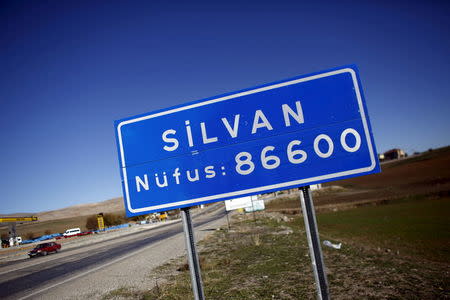 A road sign marks the entrance of the southeastern town of Silvan in Diyarbakir province, Turkey, December 7, 2015. Picture taken December 7, 2015. REUTERS/Murad Sezer