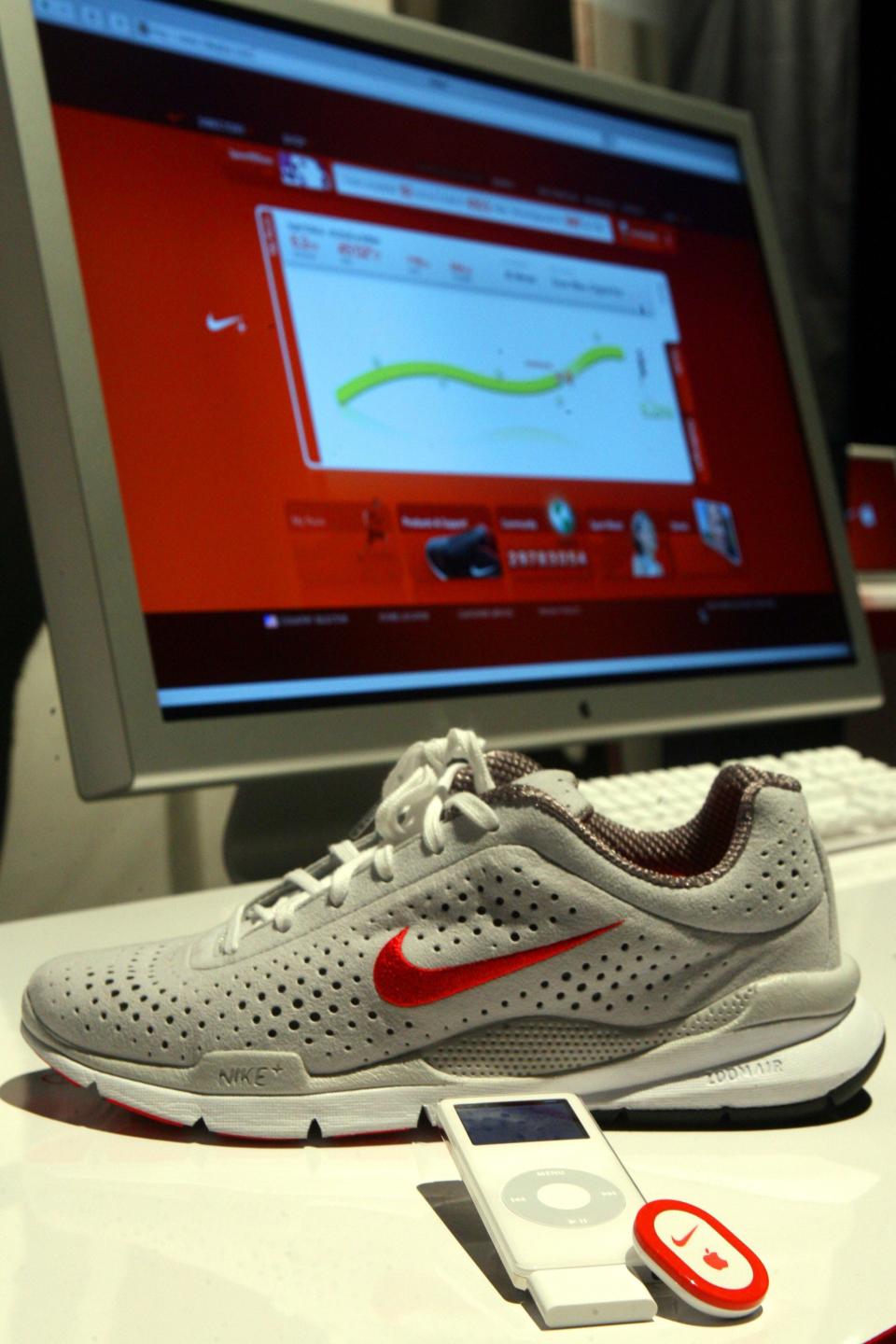 <p><strong>Top shopping websites</strong><br>No. 2: Nike<br>6 per cent of teens<br>(Canadian Press) </p>