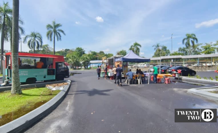 There were hardly any customers at the F&B area at the National Hockey Stadium yesterday. <em>Image: Graig Nunis / Twentytwo13</em>