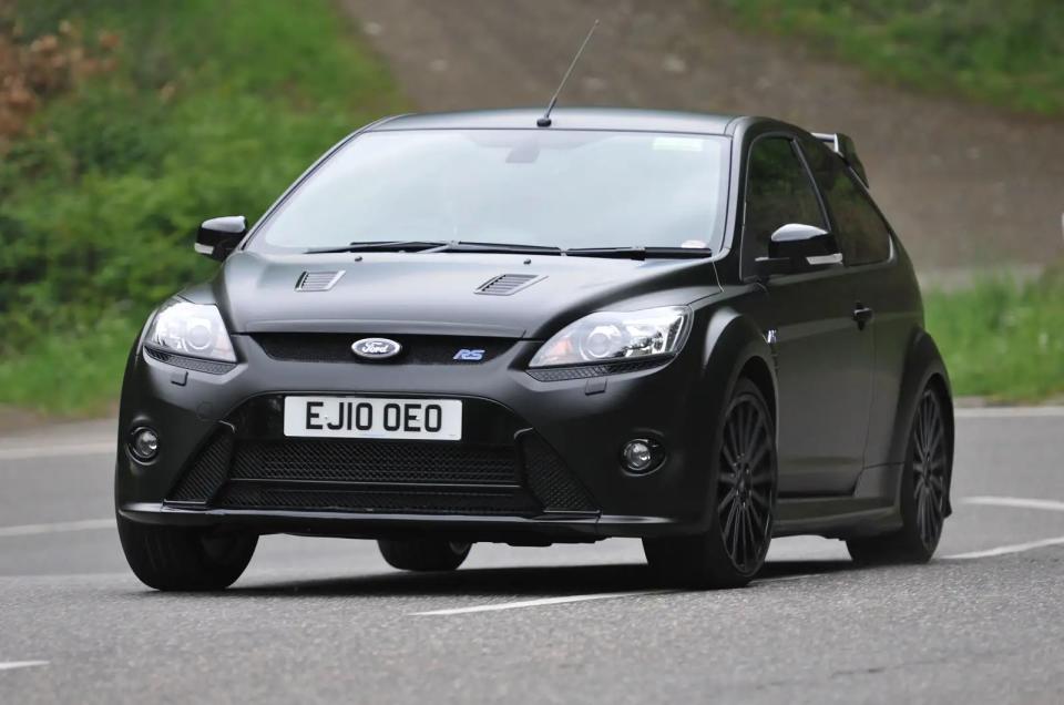 <p>Just as everyone was getting used to the Mk2 Focus RS, Ford then added 45bhp and resurrected the RS500 badge which, as the name suggested, meant only 500 examples of the Focus RS500 would be built. Although the chassis remained untouched from the base Focus RS, an <strong>LSD </strong>was equipped to help manage the extra power and claw the car around bends, and it would even lift the rear wheel if pushed hard enough. By trailing the brakes toward a corner with the ESP turned off, you could encourage the rear into helping adjust the cornering line.</p>