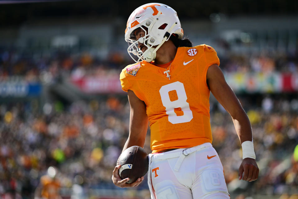 Nico Iamaleava levará os Volunteers ao College Football Playoff este ano? (Julio Aguilar/Getty Images)