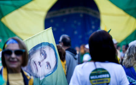 Foto del domingo de una manifestación a favor del presidente de Brasil en Porto Alegre. May 26, 2019 REUTERS/Diego Vara