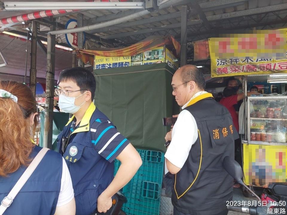 忠貞市場「越南法國麵包」食品中毒案，有7件人體檢體、3件食品被驗出沙門氏桿菌。（桃園市衛生局提供）