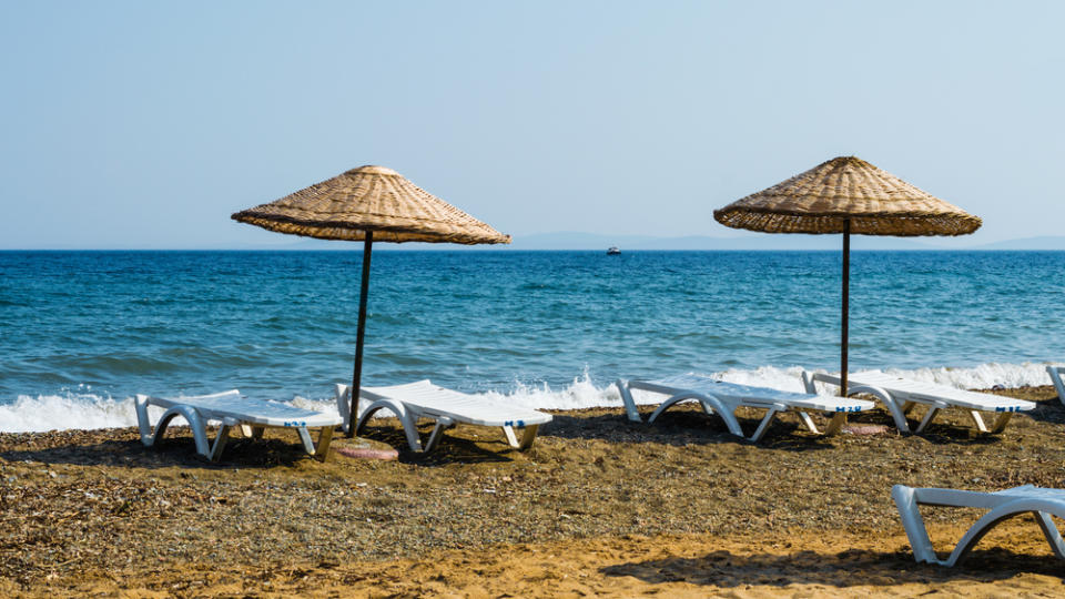 An dieses Bild werden sich die Hotelbetreiber in der Türkei gewöhnen müssen: leere Liegen am Strand