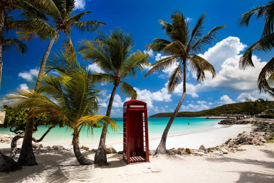 Find yourself a beach bar at Dickenson Bay (Getty Images/iStockphoto)