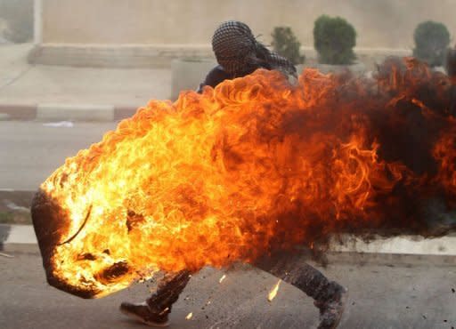 Diez personas, entre ellas un niño de cinco años, murieron este lunes por la mañana en la Franja de Gaza en el sexto día de la ofensiva militar israelí, que desde su inicio ha causado la muerte de 87 palestinos, indicaron fuentes médicas palestinas. (AFP | Abbas Momani)