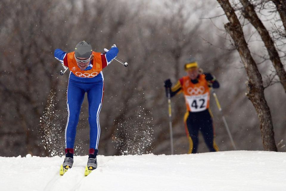 2002: Cross-Country Skiers Disqualified