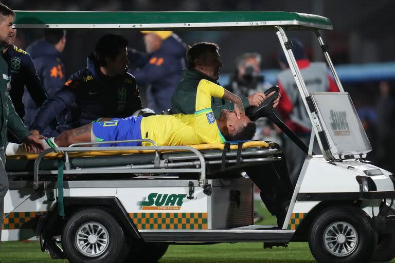 Neymar Jr. se rompió el ligamento cruzado anterior y el menisco de la rodilla izquierda