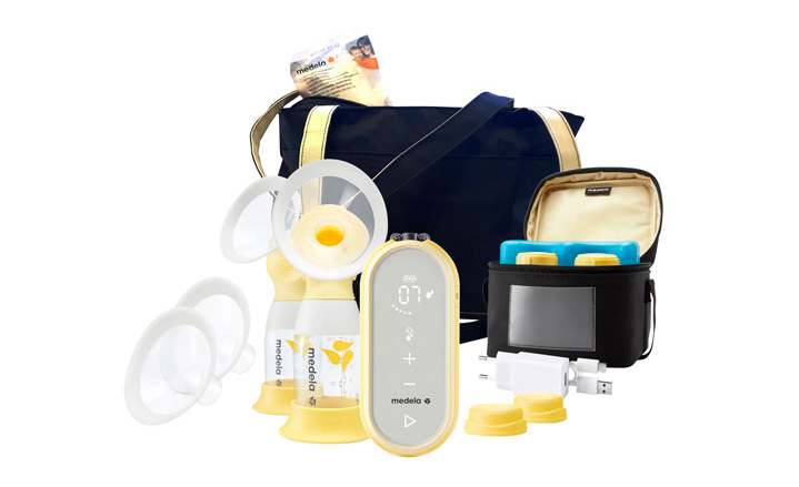 Medela Freestyle Flex Double Electric Breast Pump with Cooler & Carry Bag (Photo via Best Buy Canada)