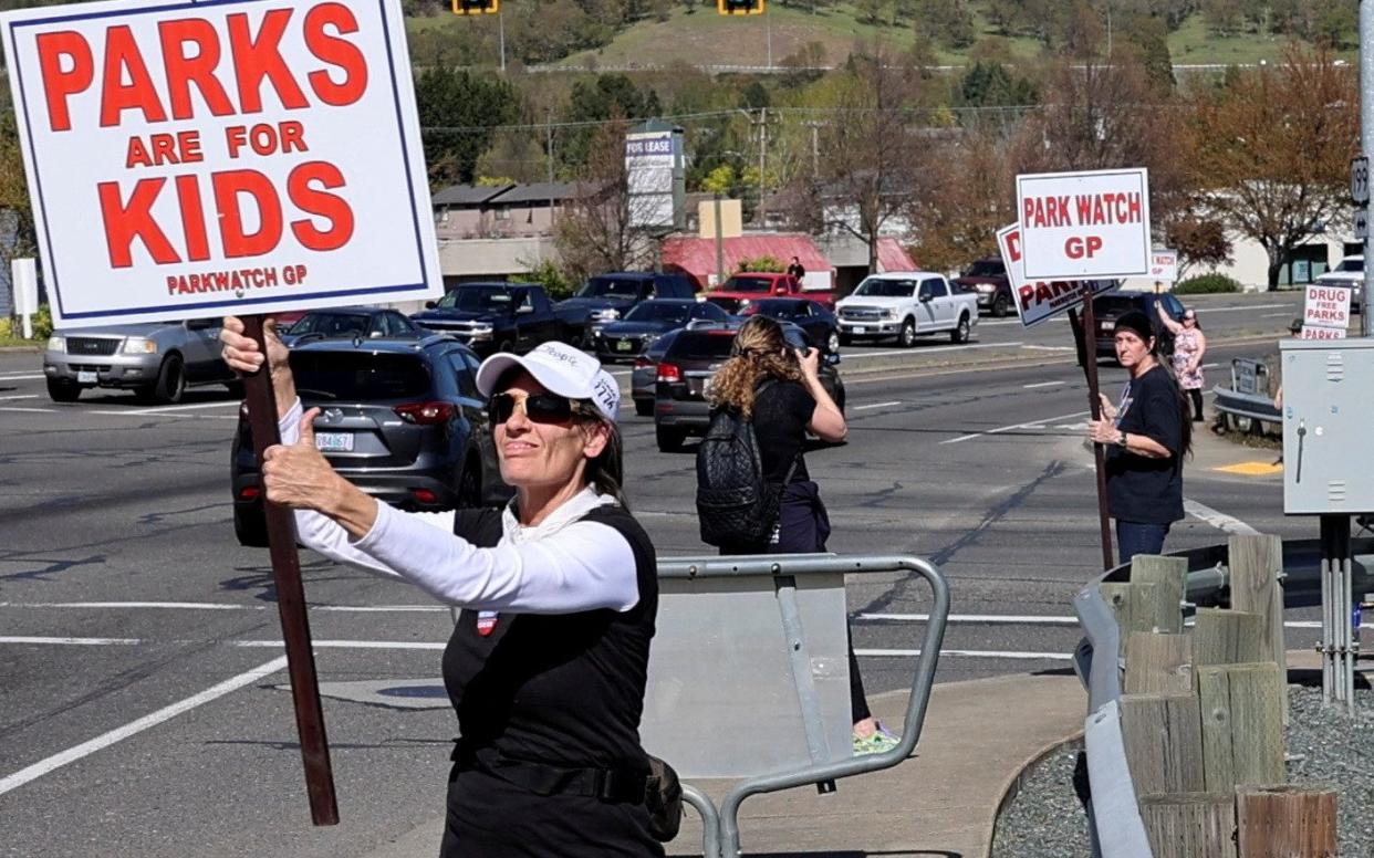 Oregon residents protest homeless camp