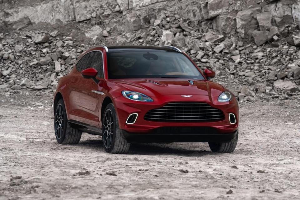 aston-martin-dbx