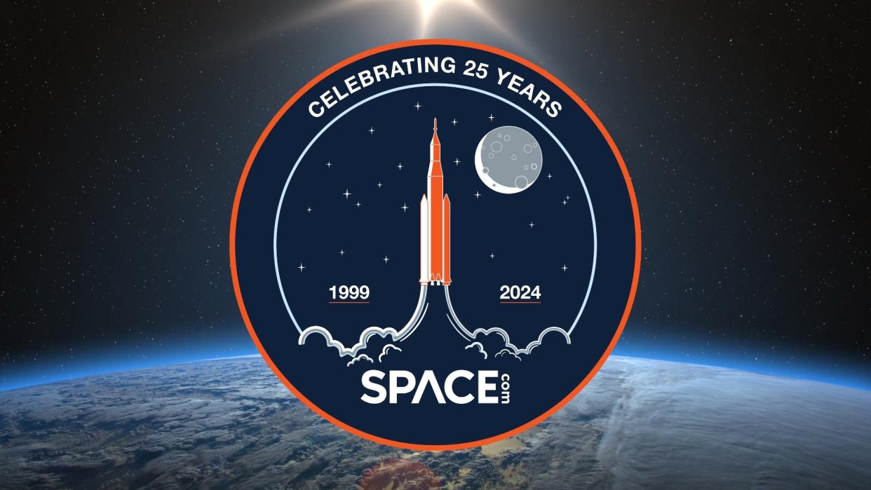  A mission badge celebrating 25 years of Space.com. 