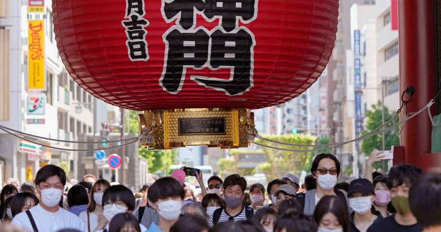 台日的新冠死亡比例遠低於美國，日本醫師認為是因為台日的肥胖人口較少。（圖／達志／美聯社）