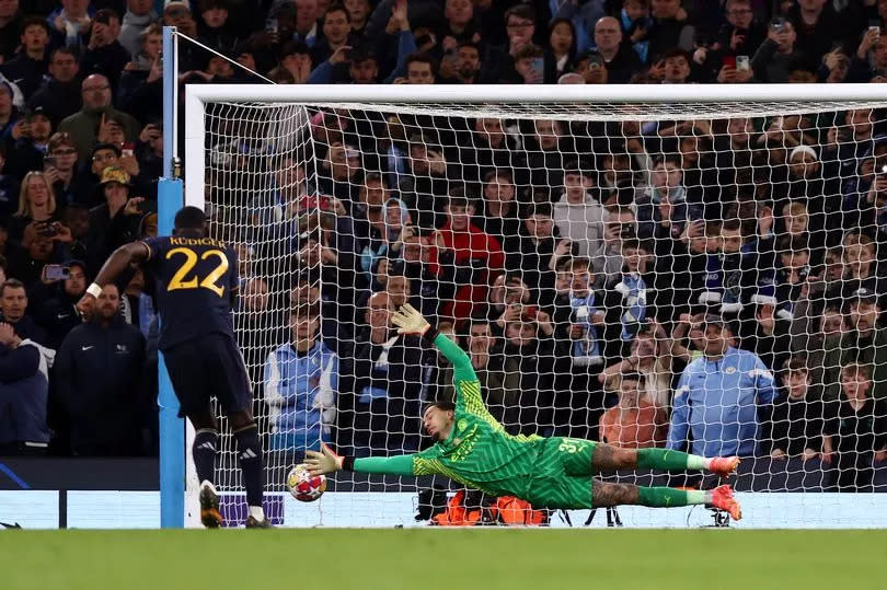 Antonio Rudiger scores the winning penalty during the UEFA Champions League quarter-final second leg match between Manchester City and Real Madrid CF at Etihad Stadium.